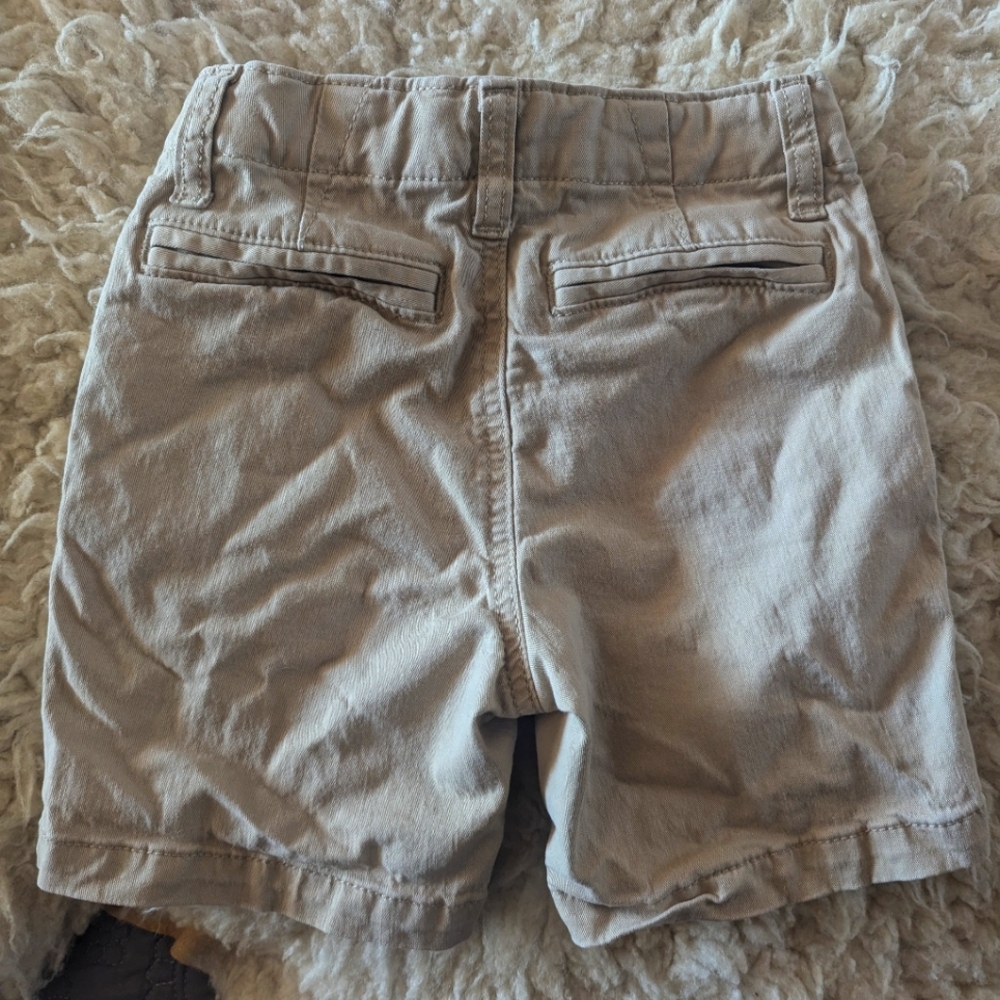 Gap Size 5 Khaki Shorts